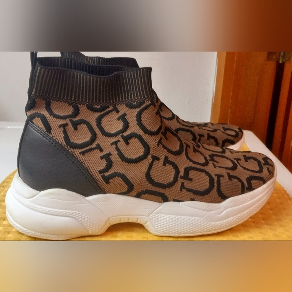 Guess Pause Stretch Slip On Sock Sneakers - Picture 2 of 13